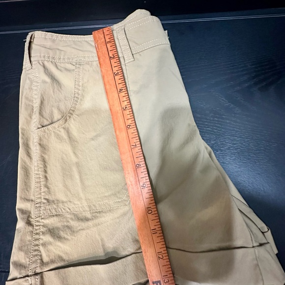 The North Face Women's Tan Cargo Shorts - Picture 12 of 14